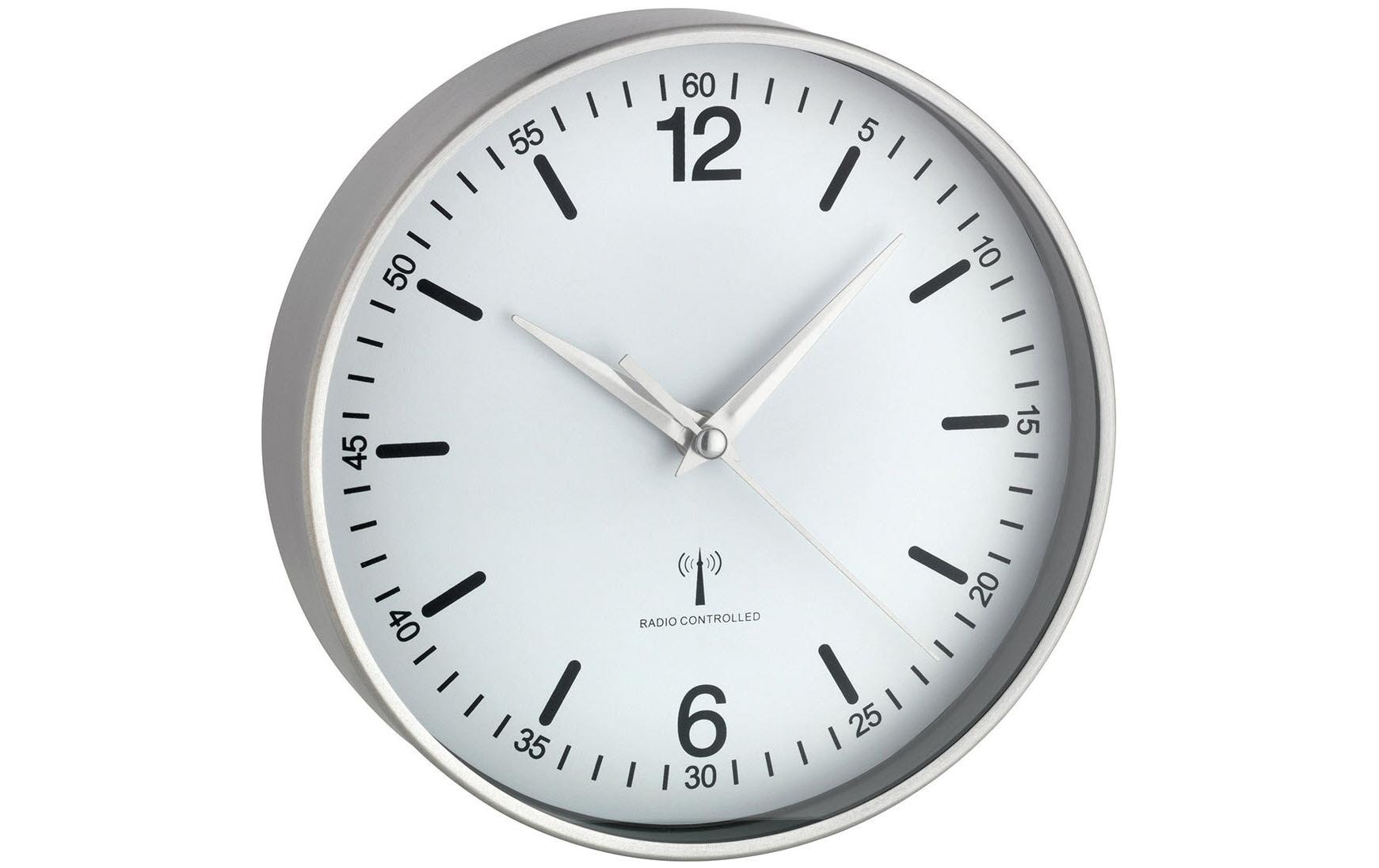 TFA Funk-Wanduhr ohne Batterie