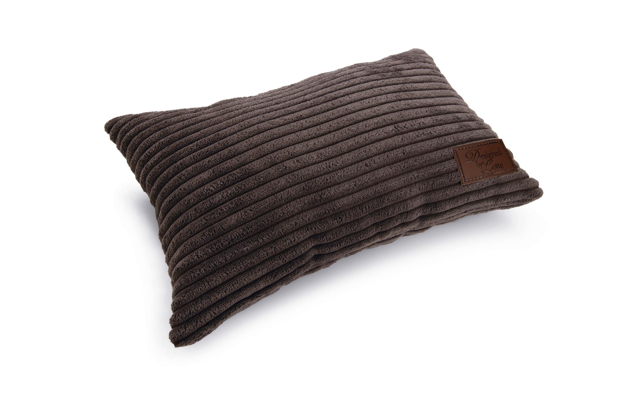 Designed by Lotte Kissen Ribbed Braun 35x23x6cm