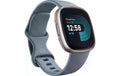 Fitbit Versa 4 Smartwatch waterfall blue/platinum