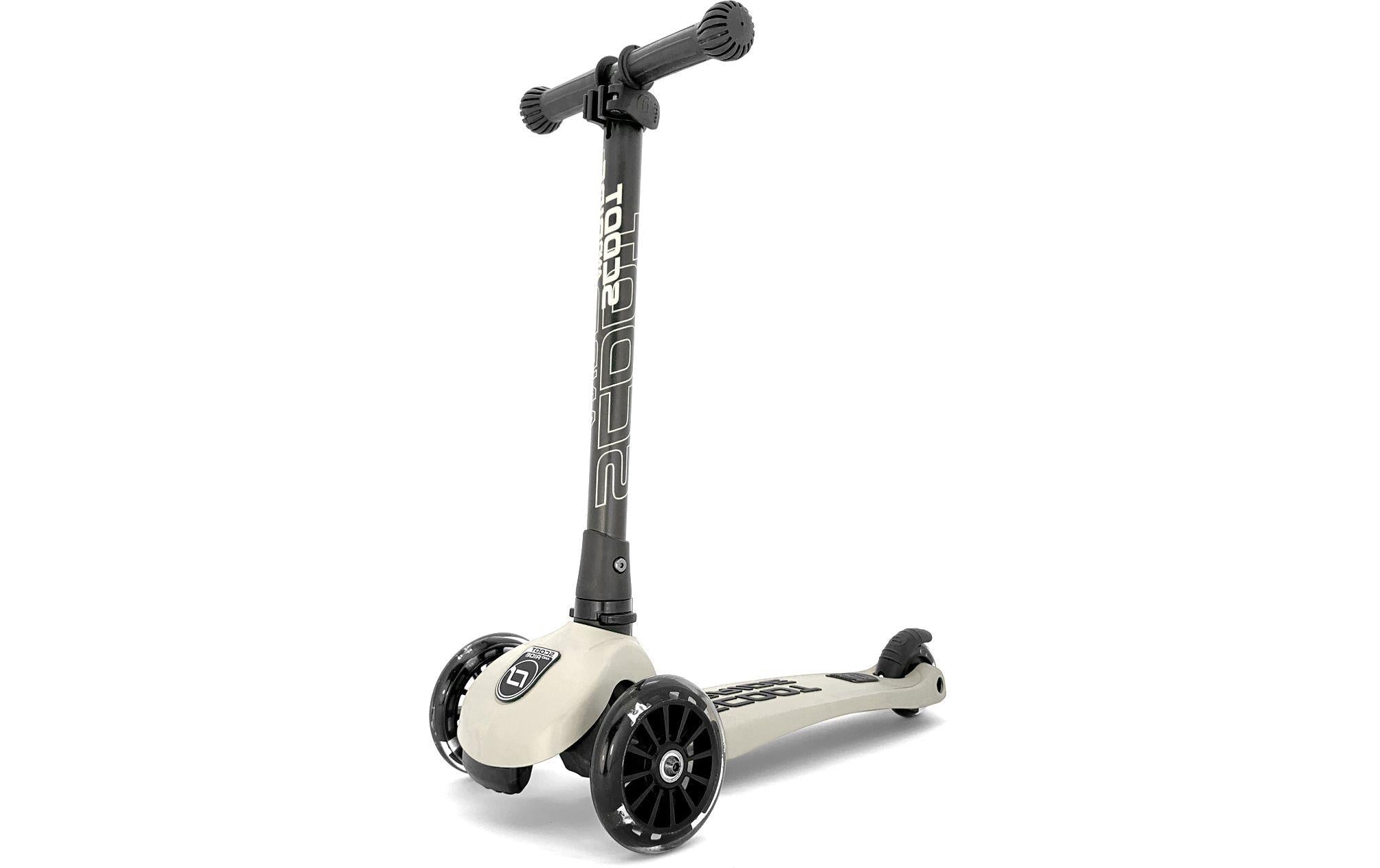 Scoot and Ride Highwaykick 3 Ash LED