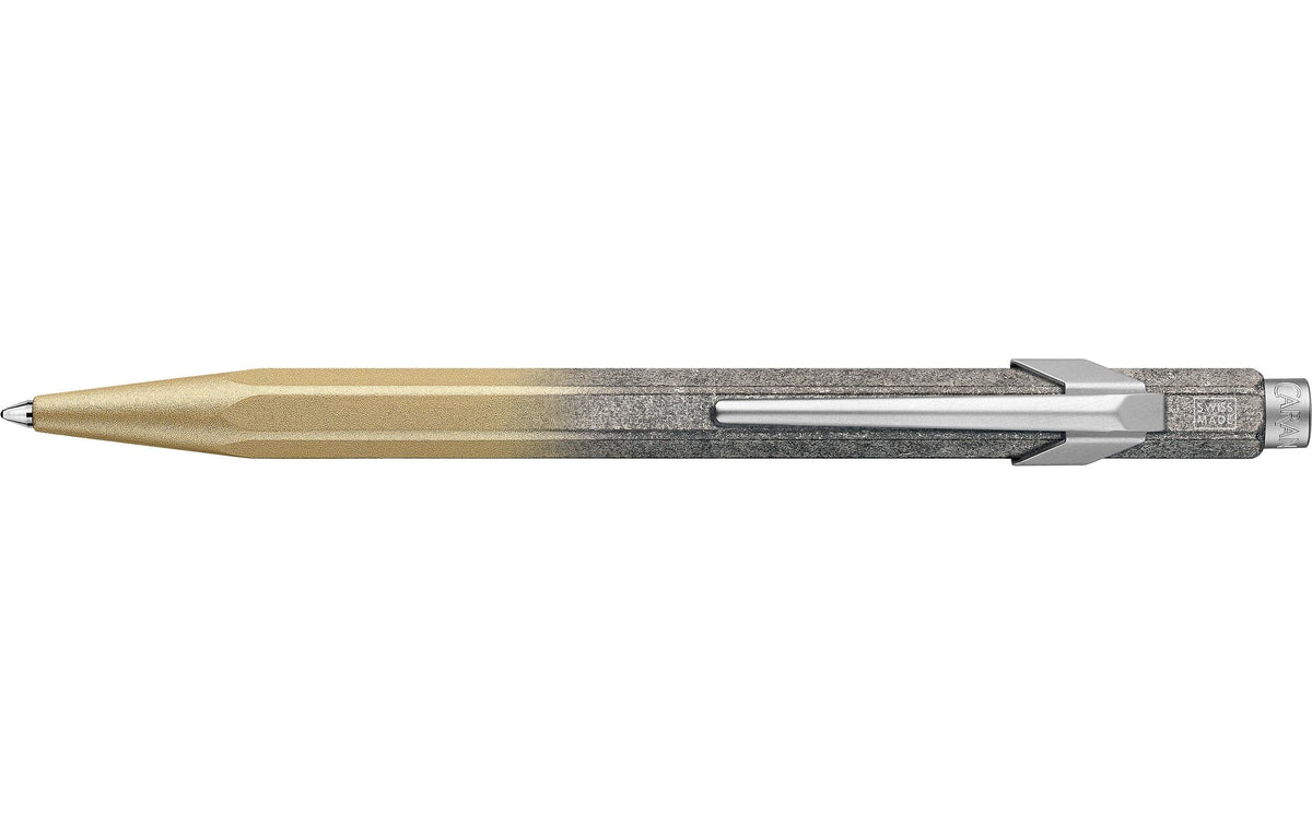Caran d'Ache Kugelschreiber 849 Cosmic Blue Gold, 182x65x24 mm, Goliath Mine M schwarz