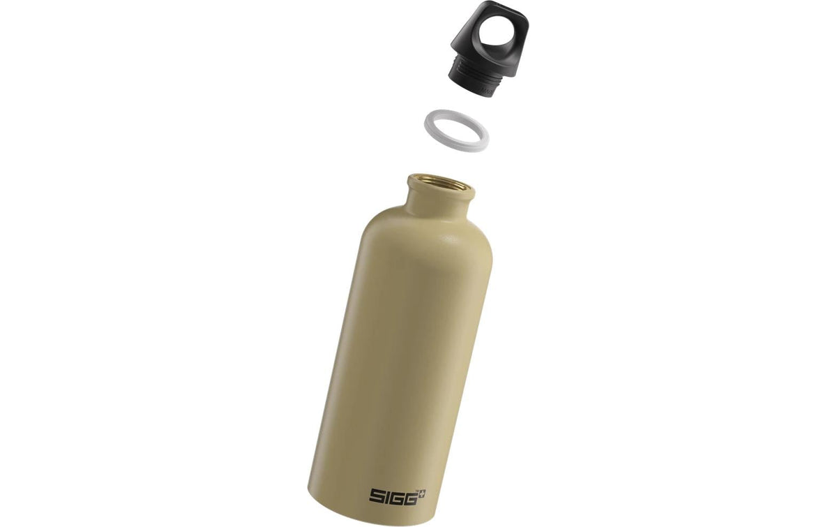SIGG Trinkflasche Traveller, 0.6L Aluminium, Caramel Sand